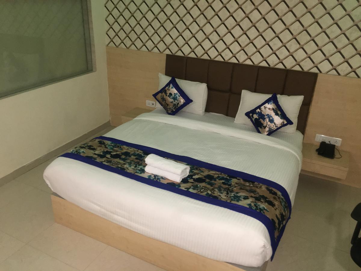 Hotel Airport D'Capitol นิวเดลี ภายนอก รูปภาพ